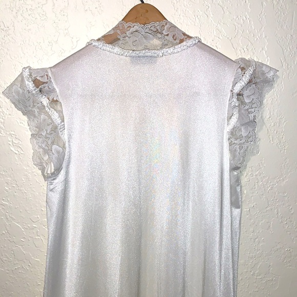 White 70’s Vintage Maxi Open Flutter Cap Sleeve Robe - Picture 5 of 8